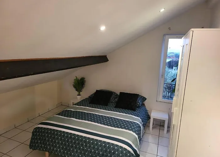 Nid Douillet Proche Paris * Vitry-sur-Seine
